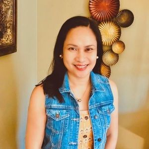 Meet your Posher, Adelina